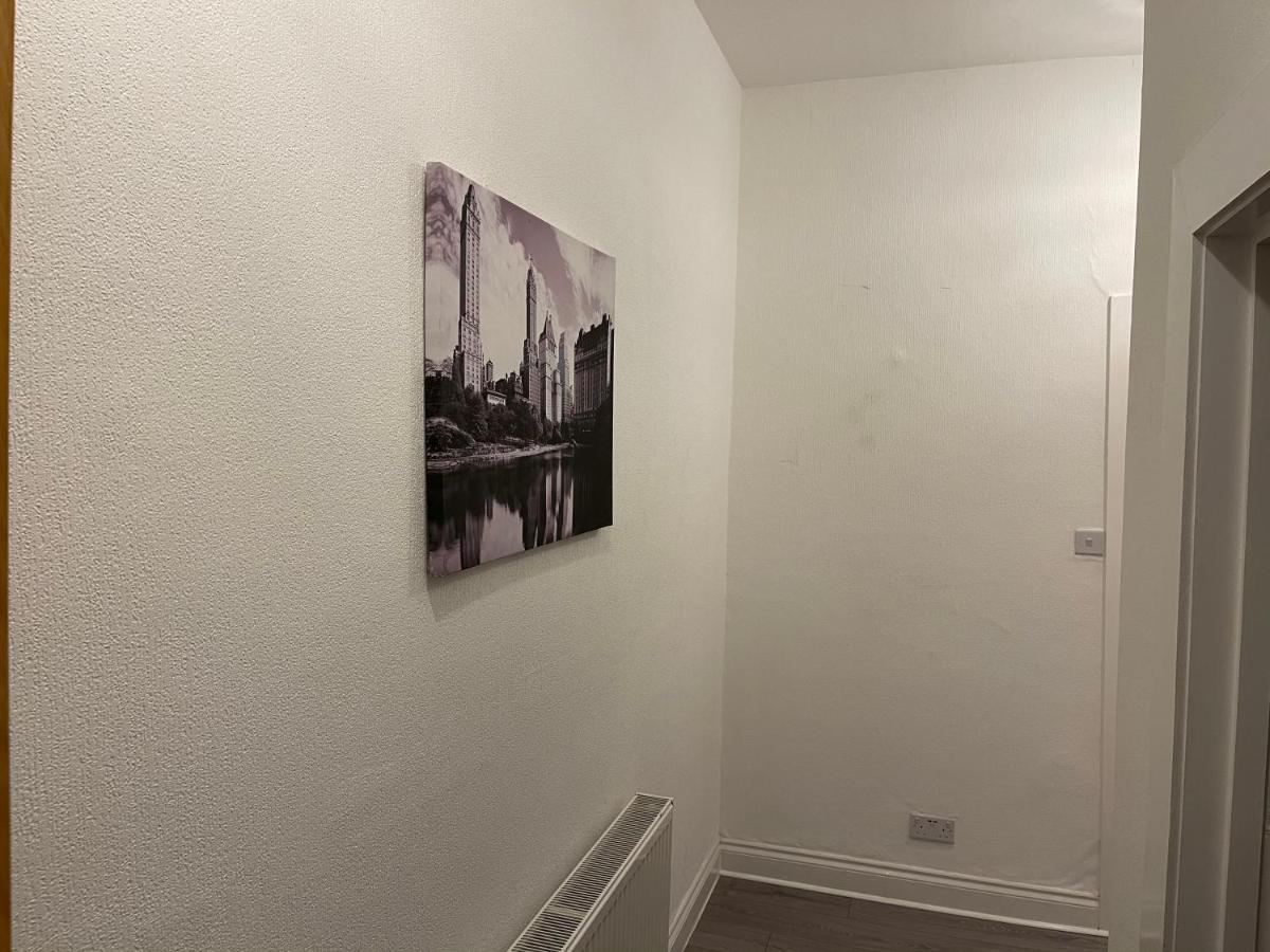 Hla Holytown Lejlighed Mossend Eksteriør billede